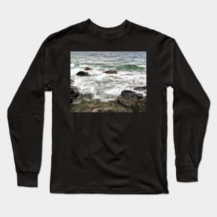 Billowing Waves - Bruce Peninsula National Park Long Sleeve T-Shirt